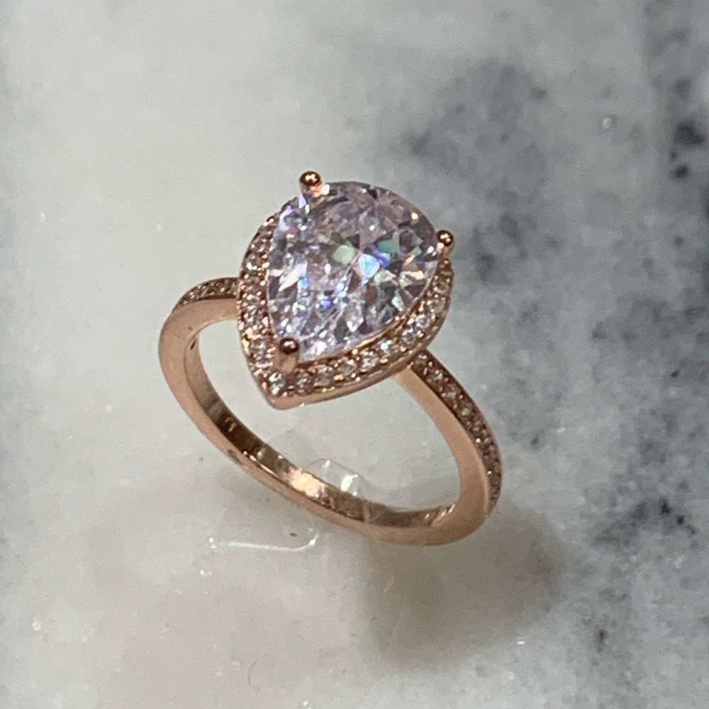 New Pandora Rose gold plated Sparkling Teardrop Halo Ring Size 6
